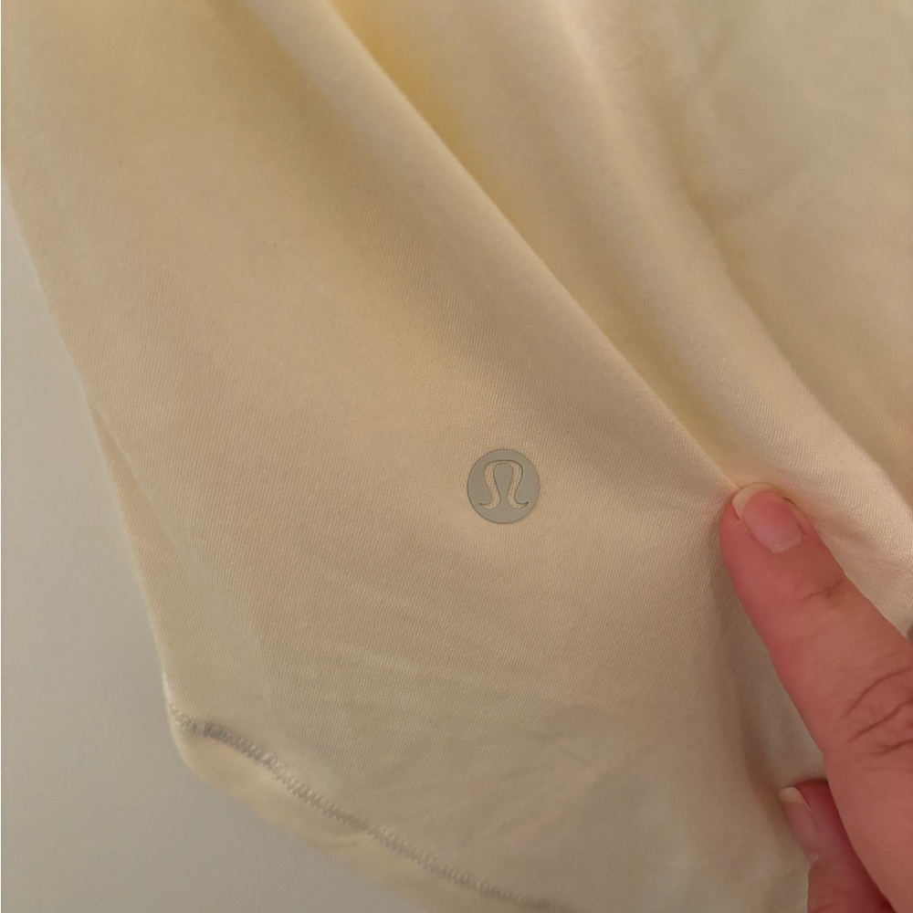 Lululemon High-Low Top; Size 4-6; Pristine Condition! - Picture 3 of 3